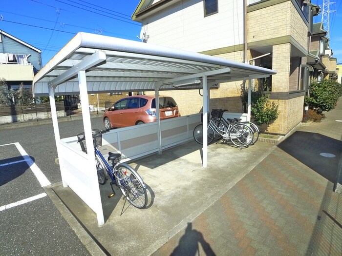 物件外観写真3　(駐輪場)