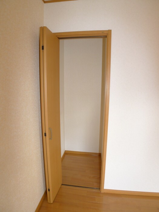 物件内観写真15　(収納)