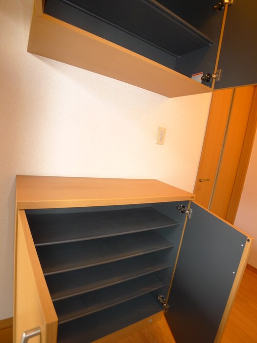 物件内観写真17　(靴箱)