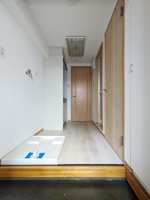 物件内観写真16　(廊下)