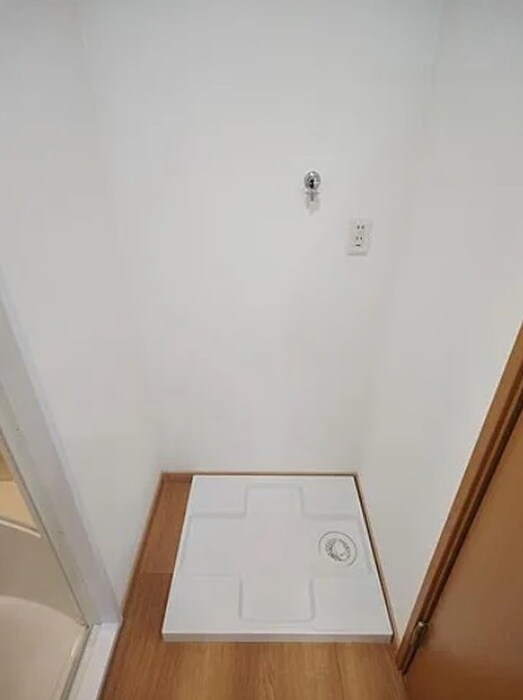 物件内観写真11　(洗濯機置場)