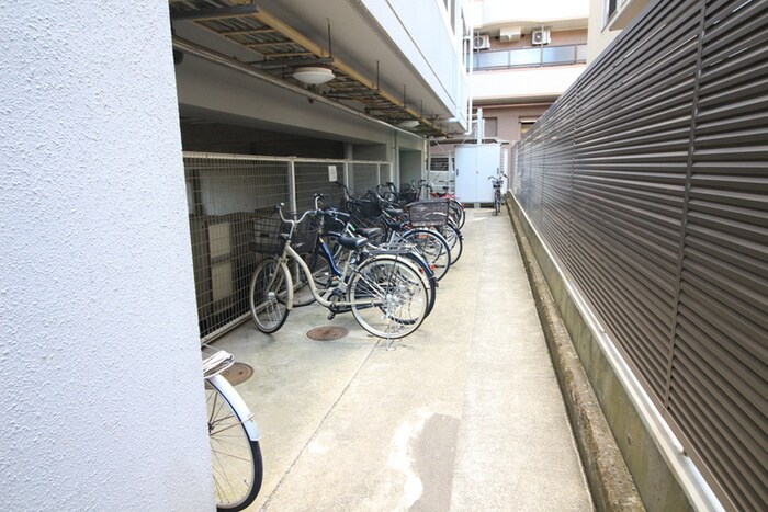 物件外観写真5　(駐輪場)
