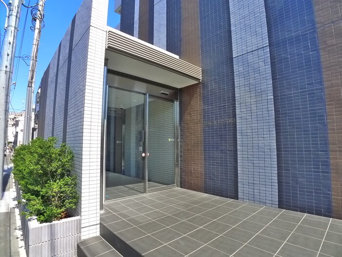 物件外観写真2　(エントランス部分)