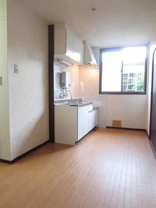 物件内観写真3　(居室)