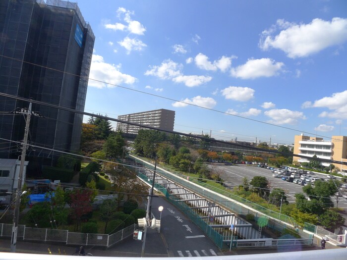 物件内観写真12　(室内からの展望)