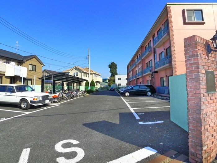 物件外観写真2　(駐車場)