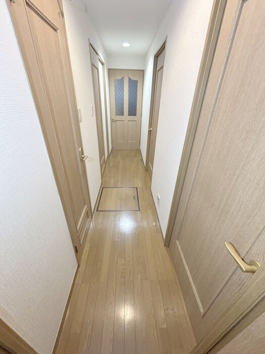 物件内観写真12　(廊下)