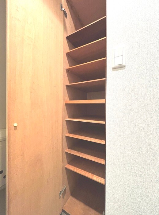 物件内観写真8　(靴箱)