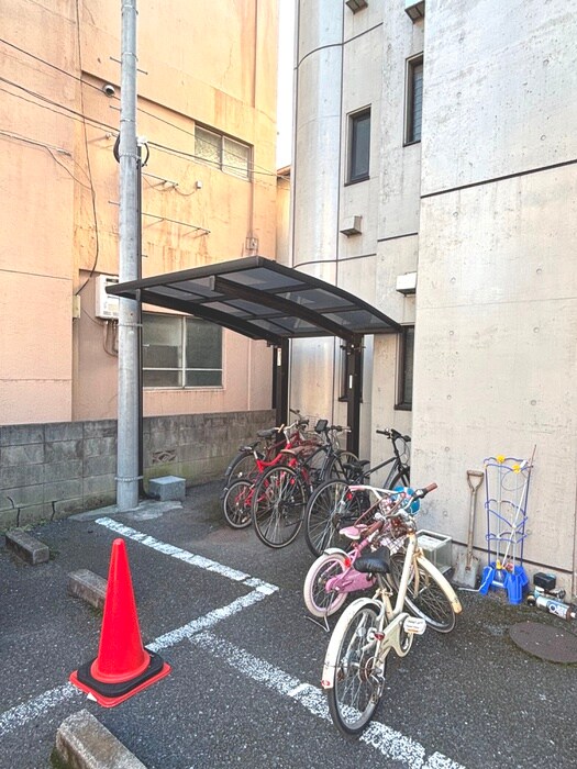 物件外観写真6　(駐輪場)