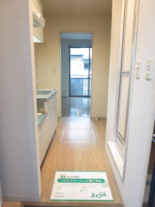 物件内観写真7　(玄関)