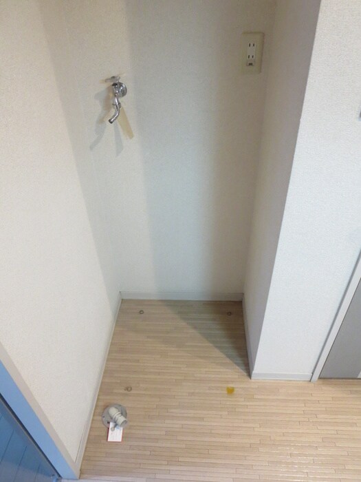 物件内観写真15　(洗濯機置場)