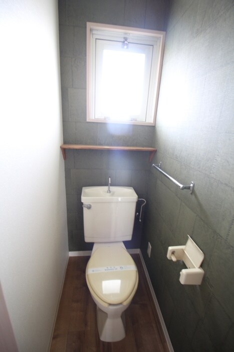 物件内観写真8　(トイレ)