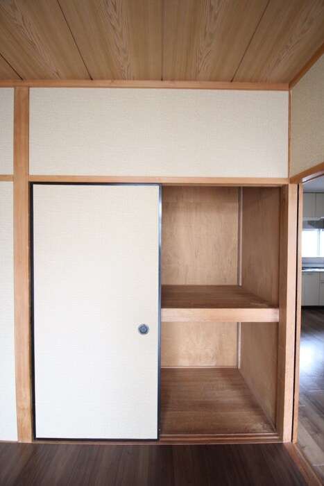物件内観写真10　(収納)