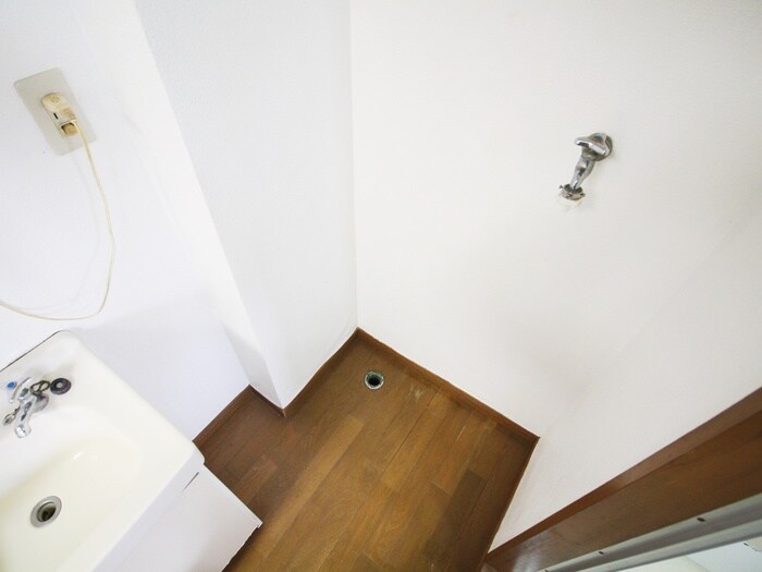 物件内観写真11　(洗濯機置場)