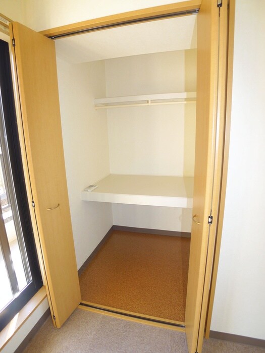 物件内観写真10　(収納)