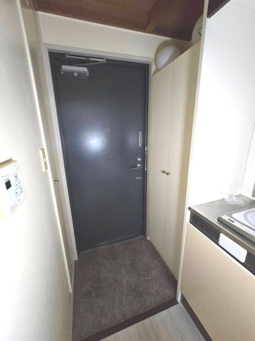 物件内観写真18　(玄関)