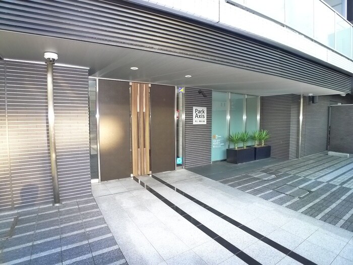 物件外観写真5　(エントランス部分)