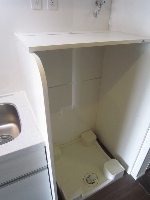 物件内観写真11　(洗濯機置場)