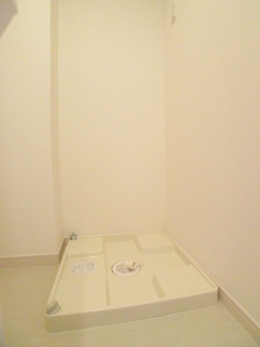 物件内観写真15　(洗濯機置場)