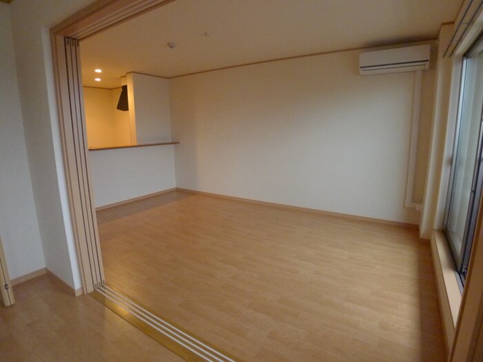 物件内観写真13　(室内からの展望)