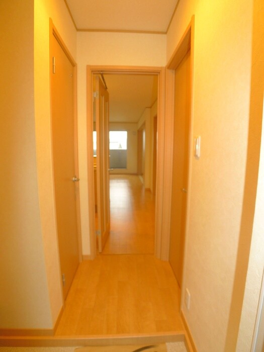 物件内観写真14　(廊下)