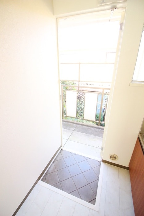 物件内観写真20　(玄関)