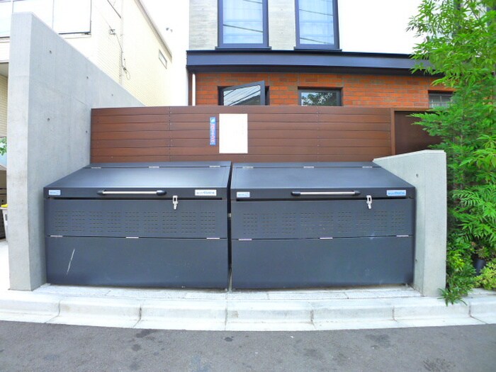 物件外観写真4　(建物設備)