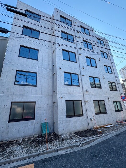 物件外観写真5　(エントランス部分)