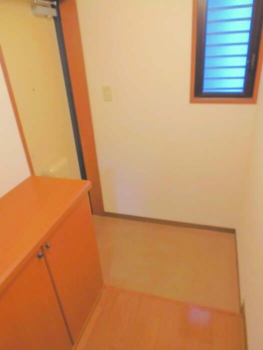 物件内観写真5　(玄関)