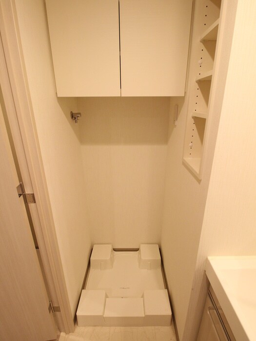 物件内観写真14　(洗濯機置場)