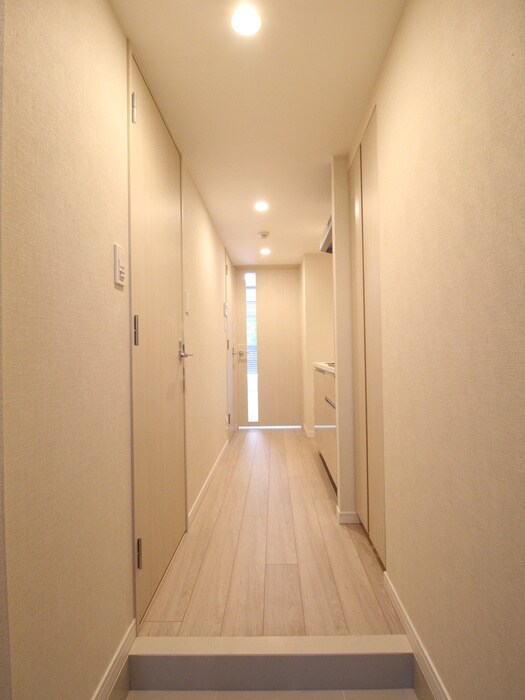 物件内観写真16　(玄関)