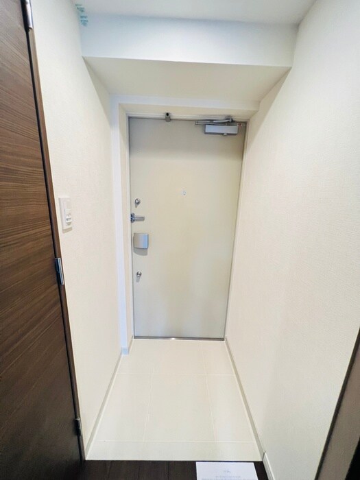 物件内観写真18　(玄関)