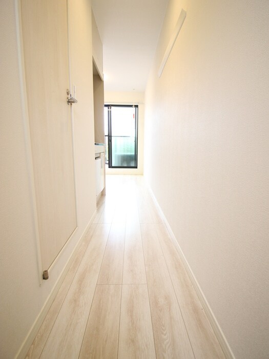 物件内観写真16　(玄関)