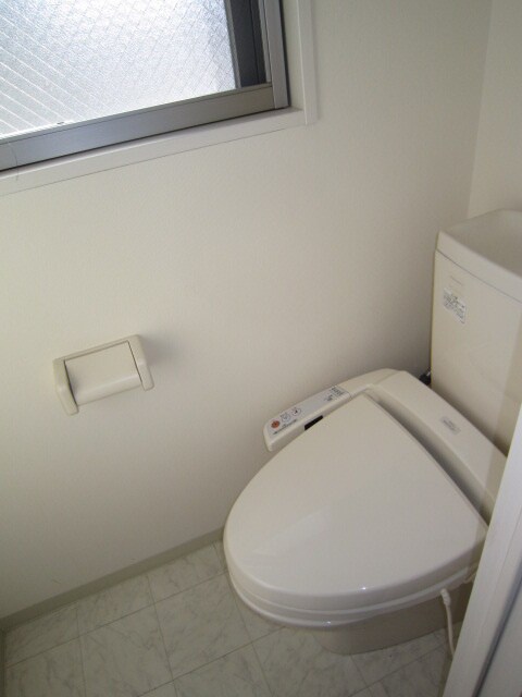 物件内観写真8　(トイレ)