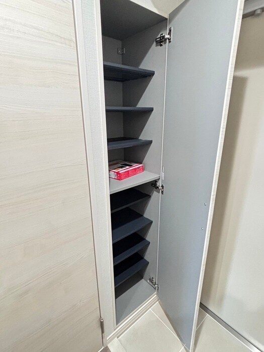 物件内観写真18　(靴箱)