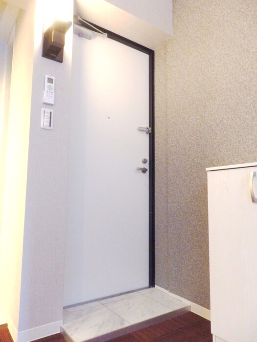 物件内観写真19　(玄関)