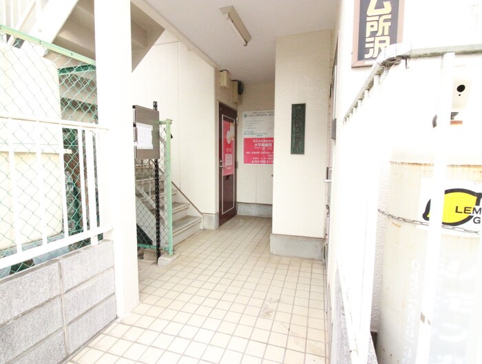 物件外観写真3　(エントランス部分)