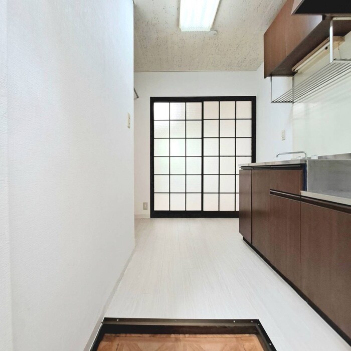 物件内観写真7　(玄関)