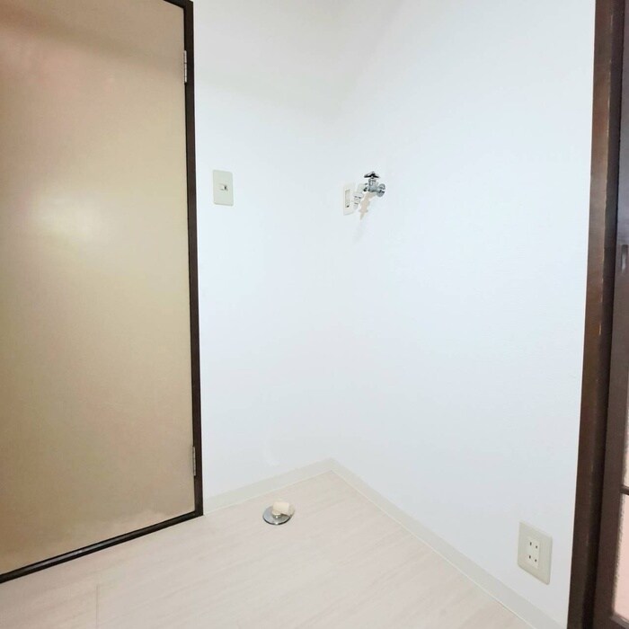 物件内観写真20　(洗濯機置場)