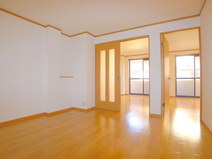 物件内観写真9　(室内からの展望)