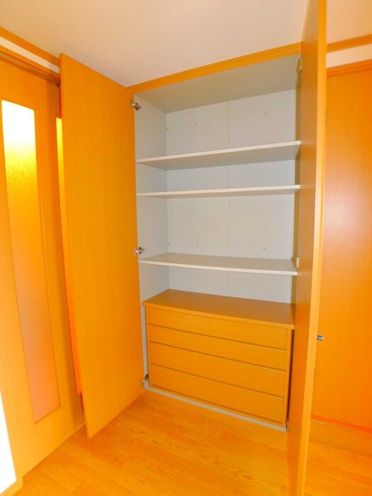 物件内観写真12　(収納)