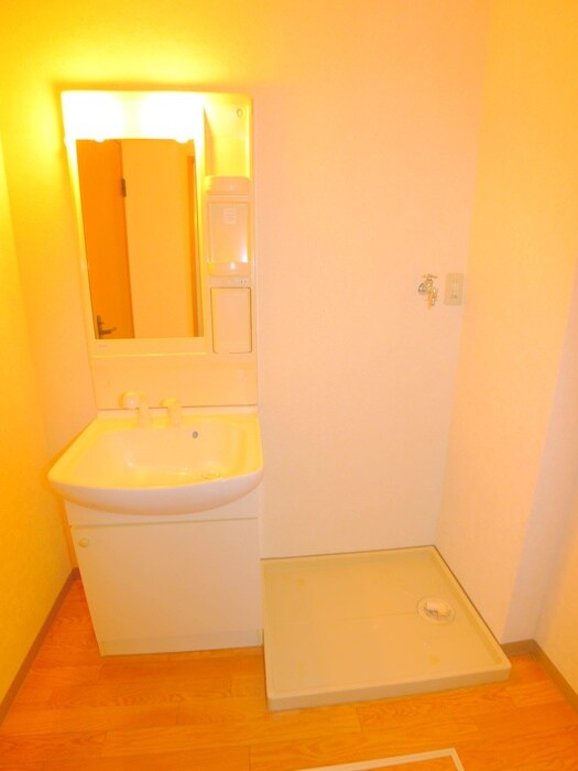 物件内観写真17　(洗濯機置場)