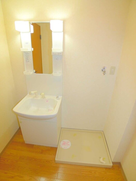 物件内観写真19　(洗濯機置場)