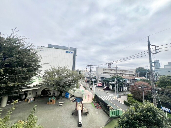 物件内観写真13　(室内からの展望)