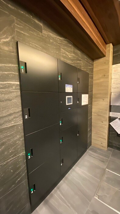 物件外観写真4　(エントランス部分)