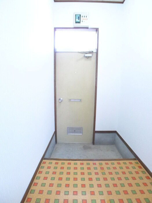 物件内観写真14　(玄関)
