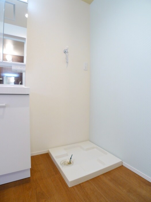 物件内観写真12　(洗濯機置場)