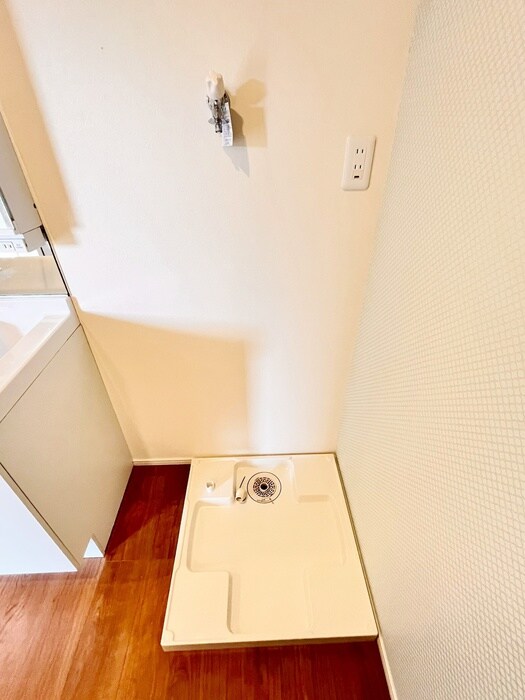 物件内観写真13　(洗濯機置場)