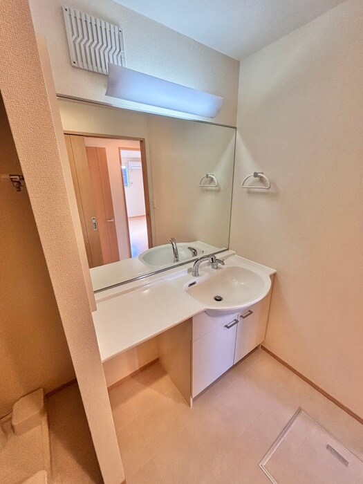 物件内観写真11　(洗面)