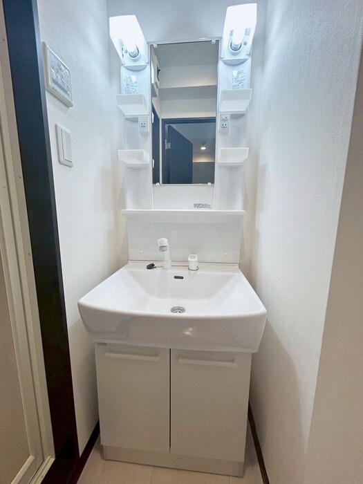 物件内観写真11　(洗面)